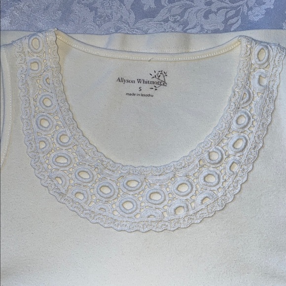 Allyson Whitmore Cream Lace Detail Tank Top.  Size Small. - Picture 3 of 5